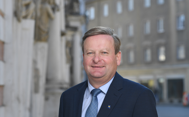 Landesrat Waldhäusl hebt die Leistungen des Sachpolitikers Hermann Hahn hervor